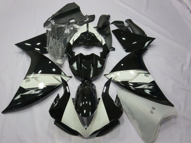 2013-2014 Black Silver White Yamaha R1 Fairings 2013-2014 Black Silver White Yamaha R1 Fairings